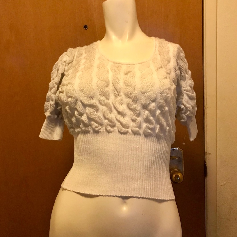 Vintage  100% acrylic shirt sleeve sweater